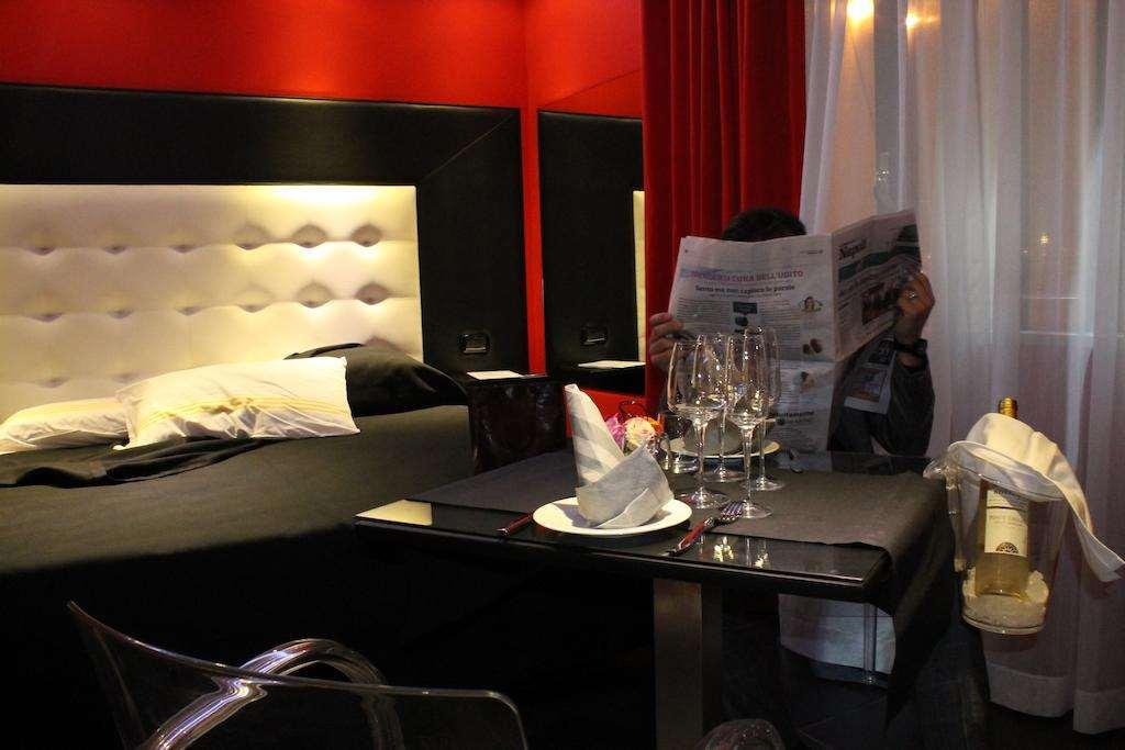 Kleopatra Design Hotel Napoli Oda fotoğraf
