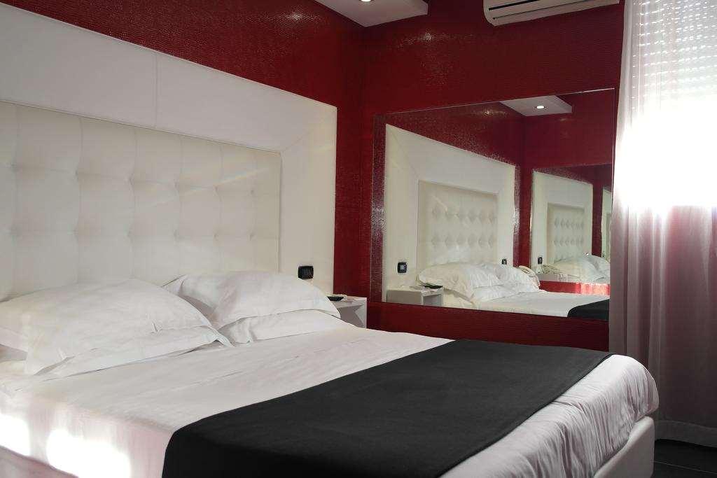 Kleopatra Design Hotel Napoli Oda fotoğraf